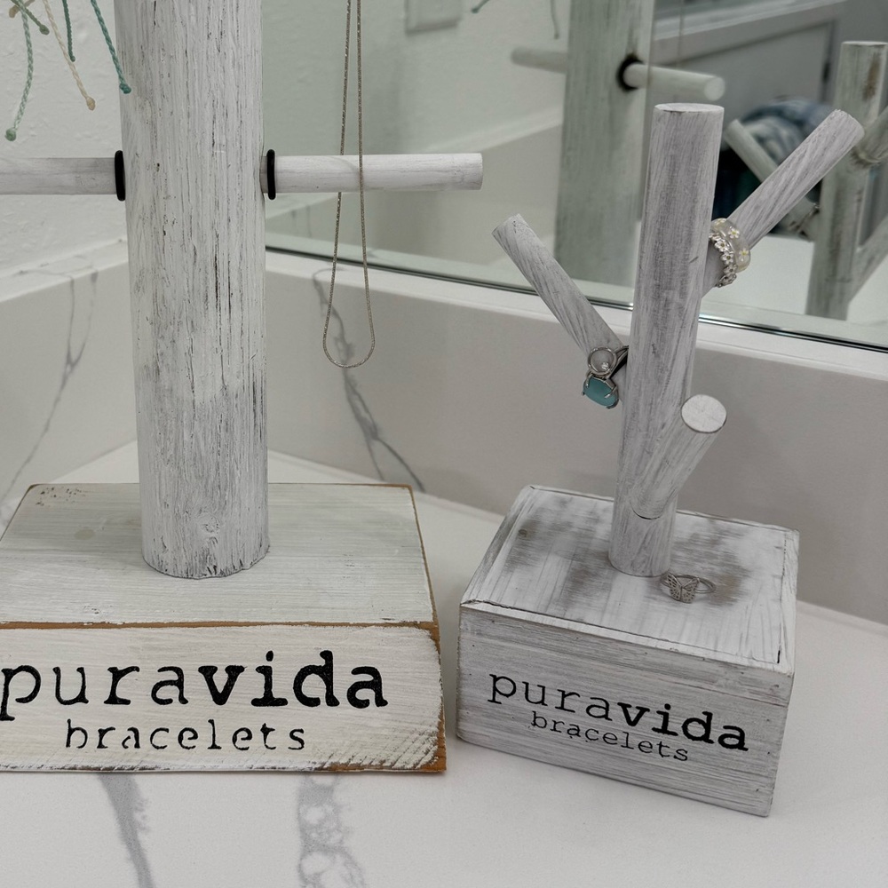 Pura Vida White ring/bracelet holder
